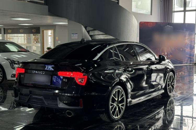 Used Lynk & Co 03 2022 2.0TD DCT JingPro Exterior 3