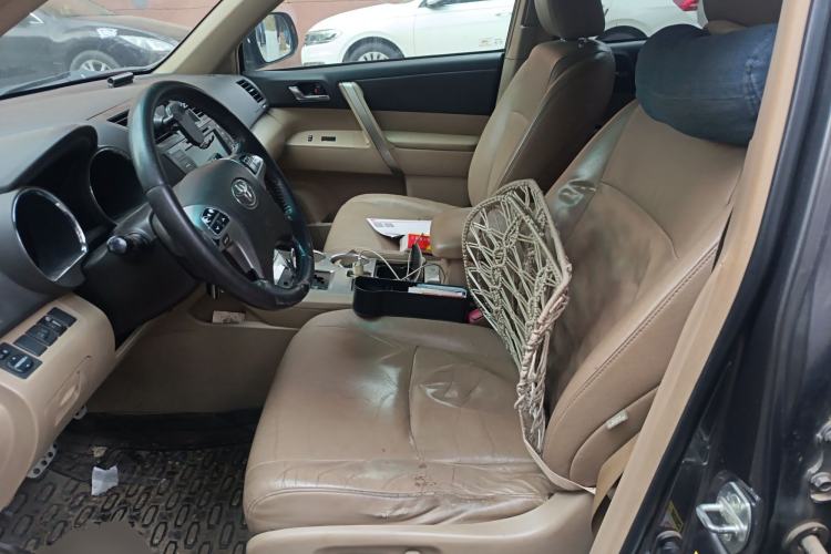 Used Toyota Highlander 2012 2.7L Two-Wheel Drive 7-Seater Luxury Edition
