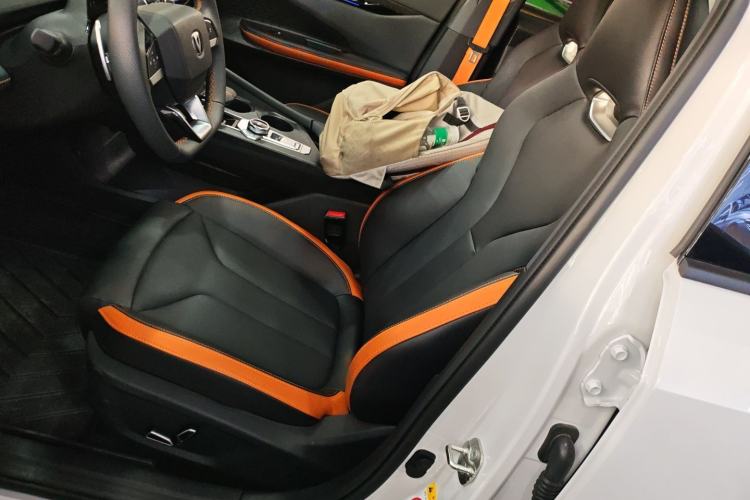 Used Changan UNI-V 2024 1.5T High-Energy Version
