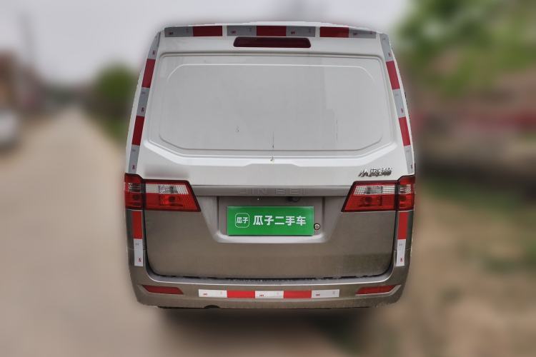 Used Jinbei Hiace X30 2024 1.5L Wealthy Van Model 2/5 Seats with Front-Mounted Air Conditioning Rear