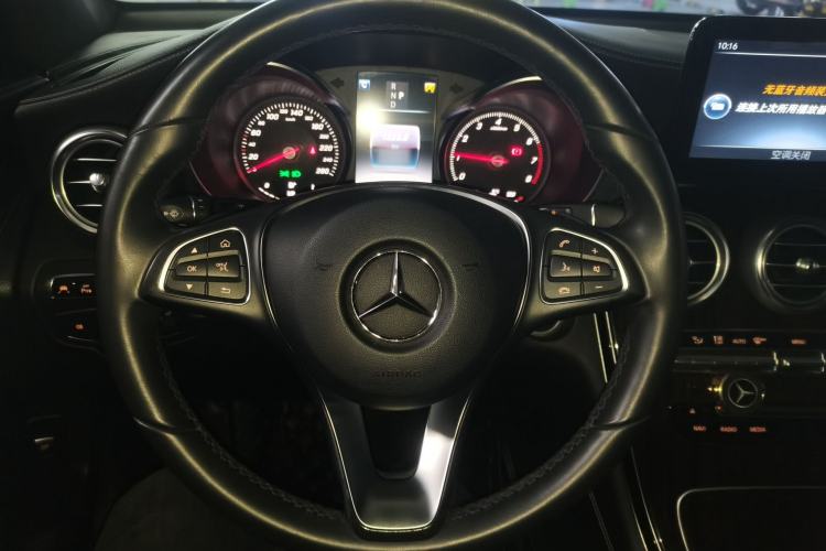 Used Mercedes-Benz GLC 2016 GLC 260 4MATIC Luxury Model