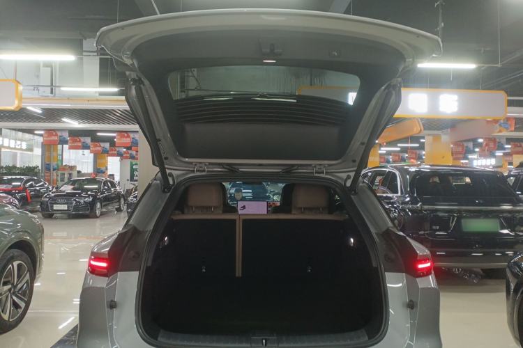 Used Li Auto i6 2025 Model Two-Wheel-Drive Standard Type