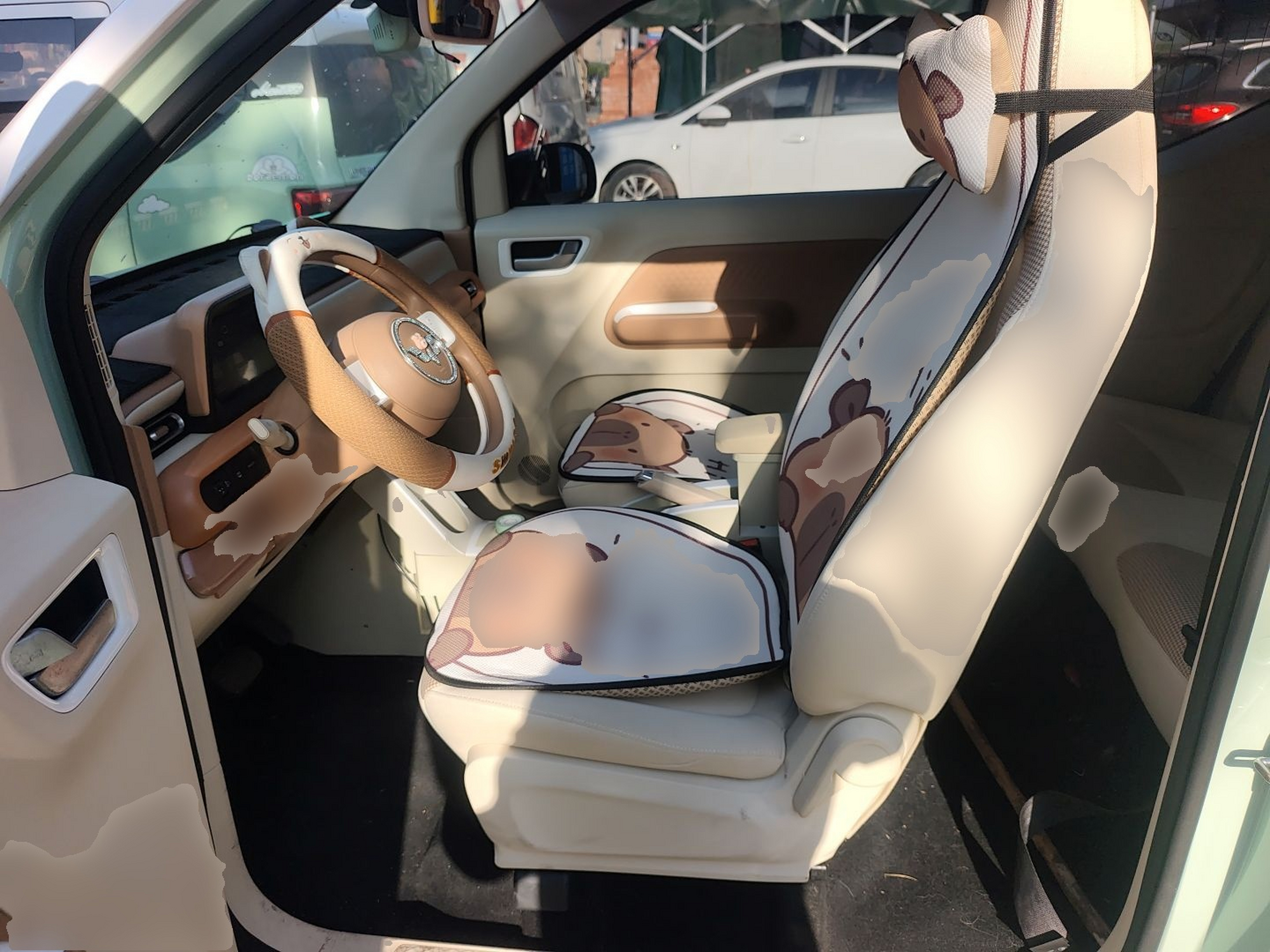 Переднее сиденье в автомобиле