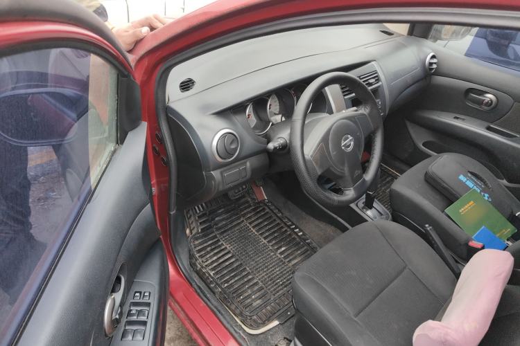 Used Nissan Livina 2010 Jingyue Edition 1.6L Automatic All-in-One Model Driver Seat