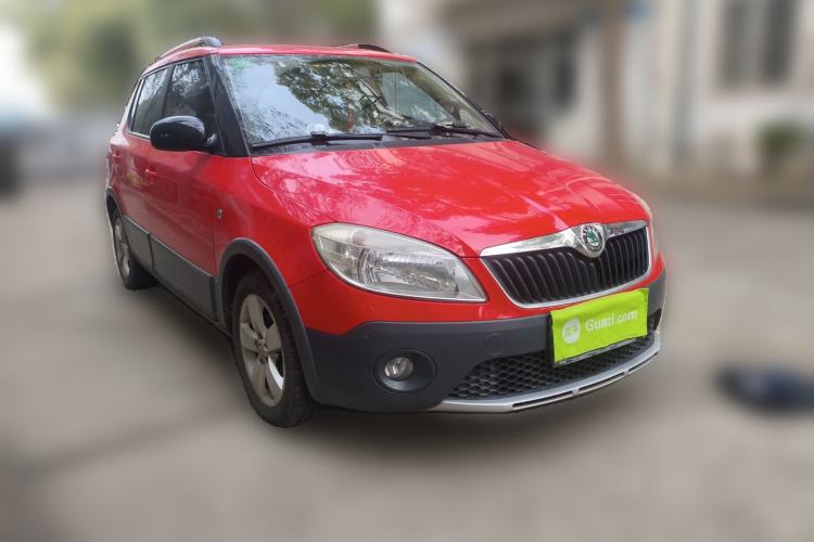 Used Skoda Fabia 2012 1.6L Scout Front Right 45 Deg