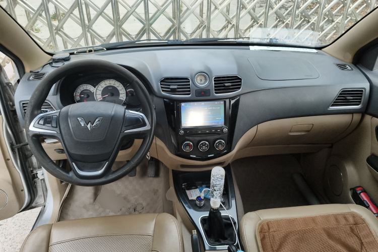 Used Wuling Hongguang 2014 1.5L S Luxury Model