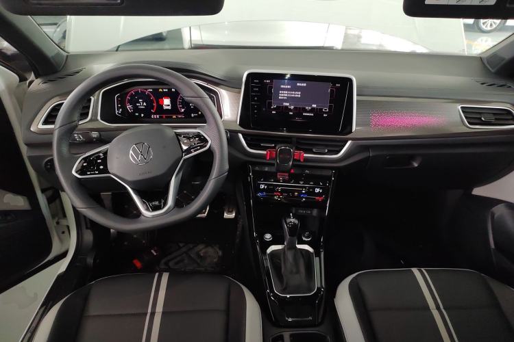 Used Volkswagen T-ROC 2024 300TSI DSG Two-Wheel-Drive Chen Guang Edition Center Console
