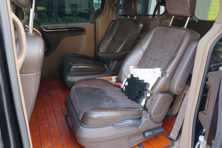 Used Chrysler Grand Voyager 2013 3.6L Luxury Edition