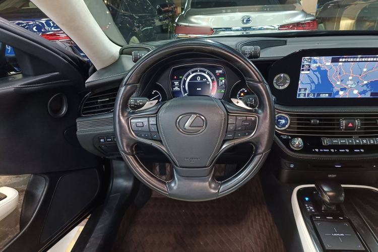 Used Lexus LS 2021 500h Executive Edition
