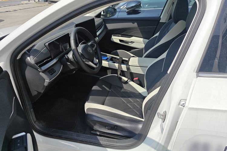 Used Volkswagen Sagitar 2026 Model L 300TSI DSG Luxury Version Left Front Seat