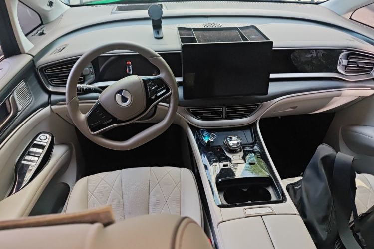 Used Denza D9 2022 DM-i 970 Four-Wheel Drive Flagship Model