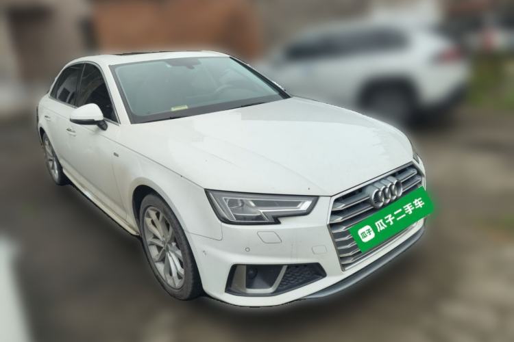 Used Audi A4L 2019 40 TFSI Fashion Edition China VI Emission Standard Front Right 45 Deg
