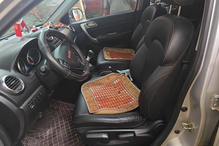 Used Haval H6 2015 Upgraded Model 1.5T Manual Two-Wheel Drive Elite Version
