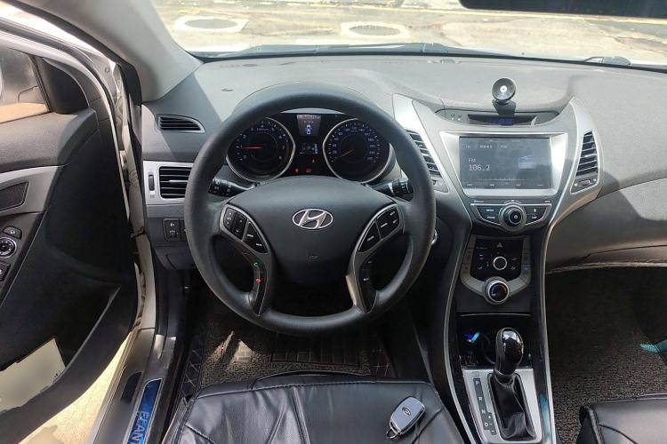 Used Hyundai Elantra (5th Generation / Langdong) 2016 1.6L Automatic Prestige Model Steering Wheel