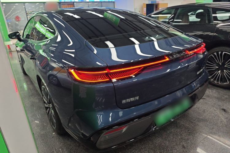 Used Geely Galaxy 8 2025 130km EM-P Starship Edition Exterior 2