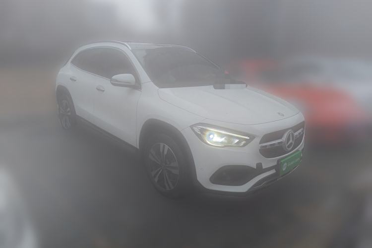 Used Mercedes-Benz GLA 2022 GLA 200 Front Right 45 Deg