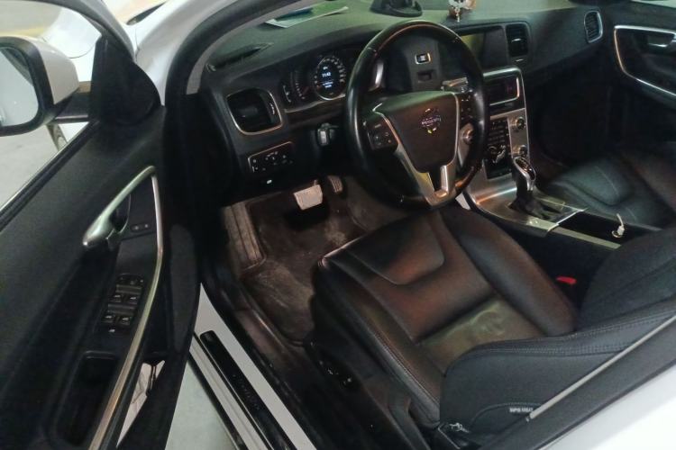 Used Volvo S60 2015 S60L 2.0T Zhiyuan Edition