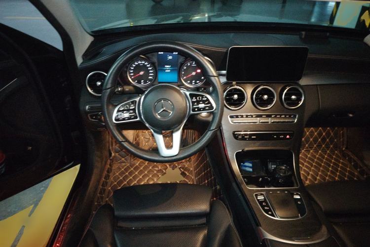 Used Mercedes-Benz C-Class 2019 C 180 L Fashion Edition Sport Version Steering Wheel