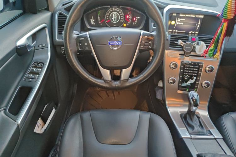 Used Volvo XC60 2017 T5 Smart Upgrade Edition Steering Wheel