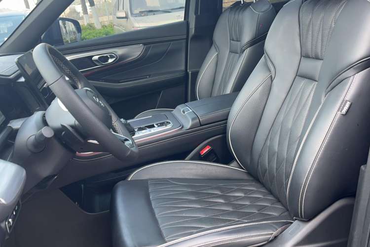 Used GAC Trumpchi GS8 2022 Linghang Series 2.0 TGDI Two-Wheel-Drive Luxury Smart Connectivity Version (7 Seats)
