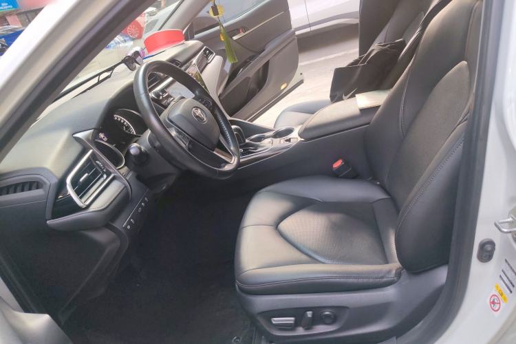 Used Toyota Camry 2018 2.0G Luxury Edition
