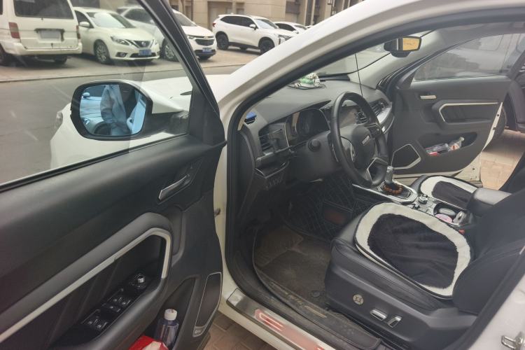 Used Haval H6 2017 Blue Label 1.5T Automatic Two-Wheel Drive ZhiShang Model