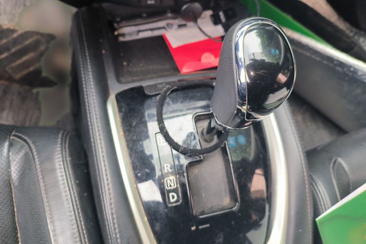 Used Nissan X-Trail 2017 2.0L CVT Comfort Edition 2WD Gear Lever