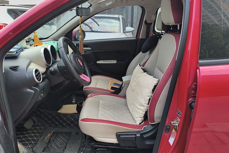 Used ORA Black Cat 2021 351 km Luxury Version Left Front Seat