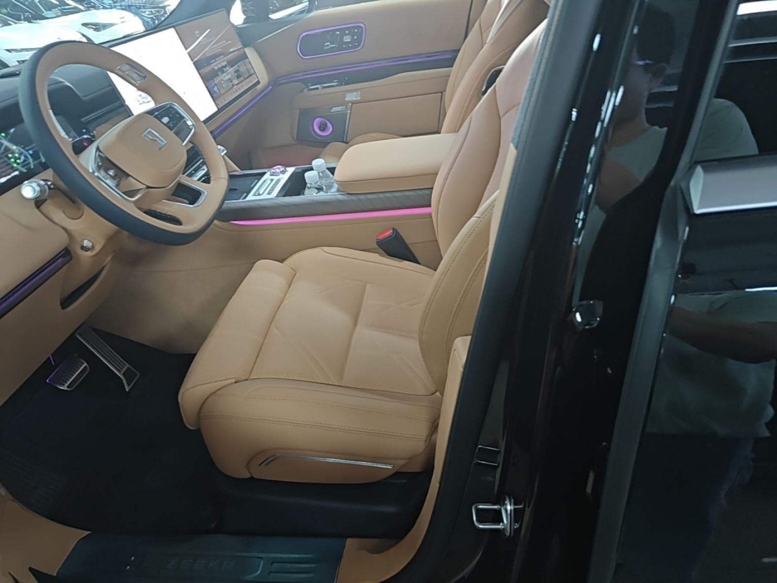 Zeekr 9X 2025 Hyper Edition 70kWh — снимка 17