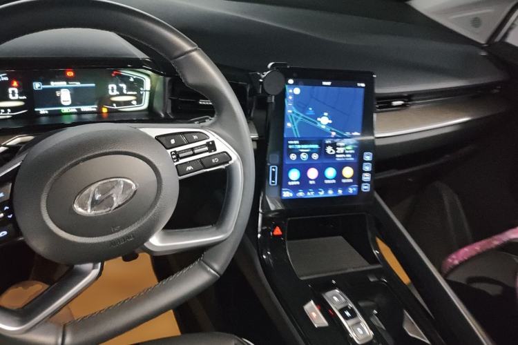 Used Hyundai Custo 2021 270TGDi Prestige LUX Center Console