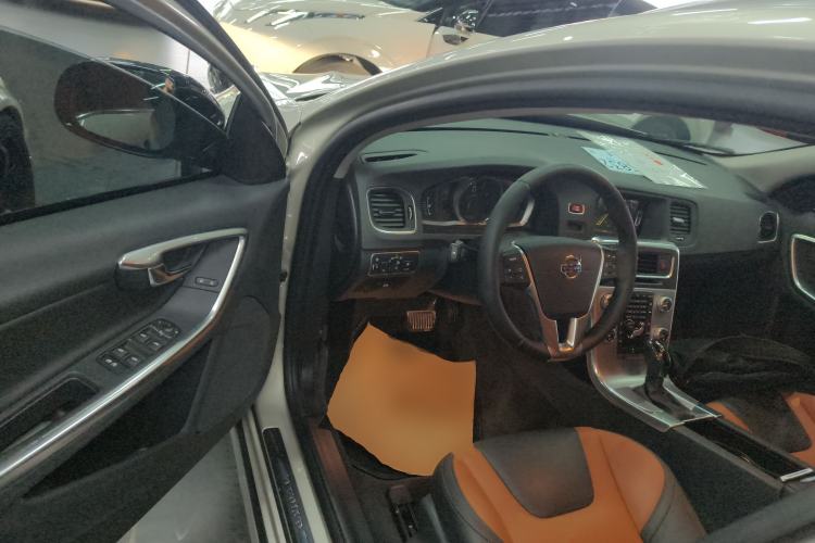 Used Volvo V60 2017 Cross Country T5 AWD China V Standard