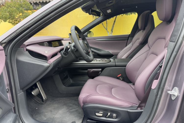 Used Xiaomi Auto SU7 2024 Four-Wheel Drive Ultra-Long Range Advanced Intelligent Driving Max Edition Interior 2