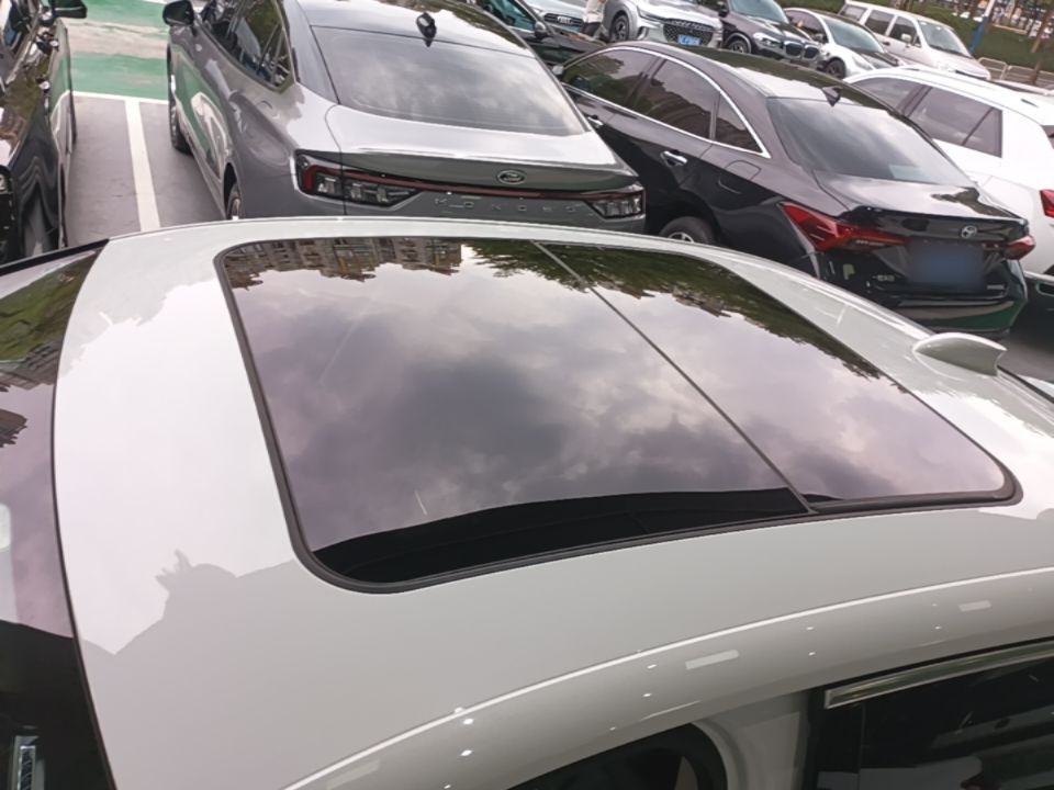 Hongqi H5 2023 2.0T Automatic Smart Connect Flagship Edition - Chinese Trim Ling — снимка 7
