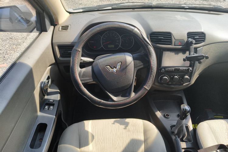 Used Wuling Hongguang 2014 1.5L Base Version Steering Wheel