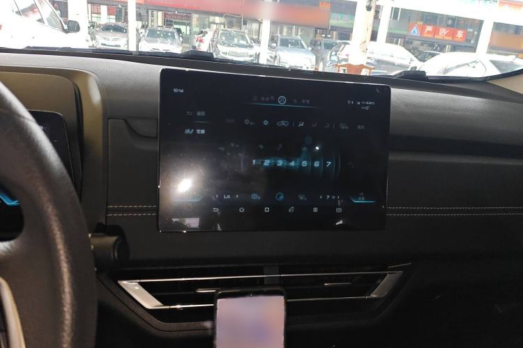 Used BYD Yuan New Energy 2019 EV360 Smart Connect Enjoyment Model Audio And AC Panel