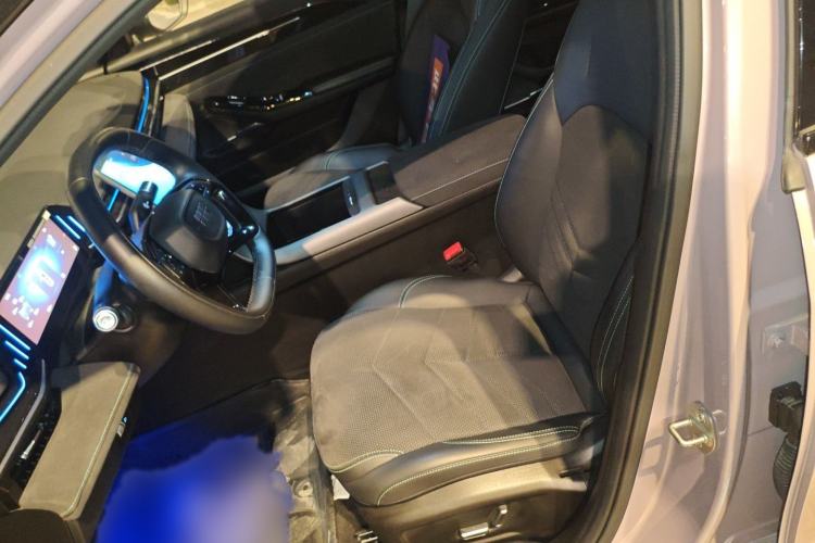 Used Geely Galaxy L6 2024 125km Creative Edition
