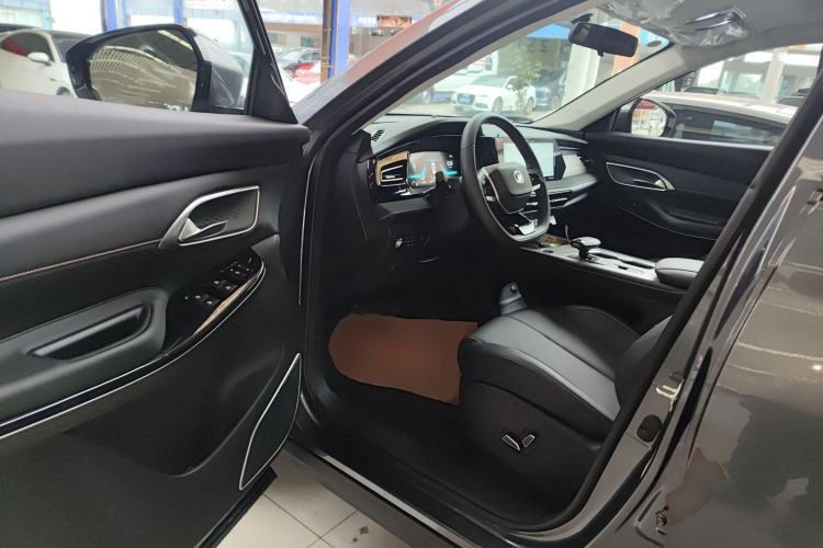 Used Changan X7 PLUS 2024 1.5T Automatic Luxury 7-Seater
