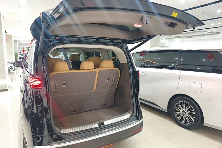 Used Denza D9 2022 DM-i 970 Four-Wheel Drive Prestige Model
