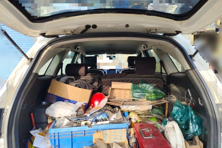 Used JMC Yusheng S350 2013 2.4T Automatic 2WD Diesel Luxury Edition 5 Seats
