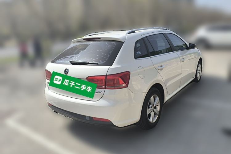 Used Volkswagen Gran Lavida 2013 1.6L Manual Fashion Model