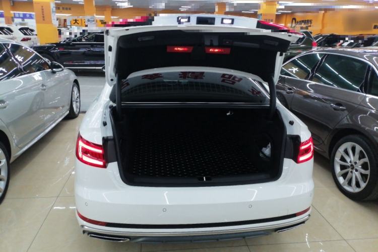Used Audi A4L 2019 40 TFSI Fashion Edition China VI Emission Standard