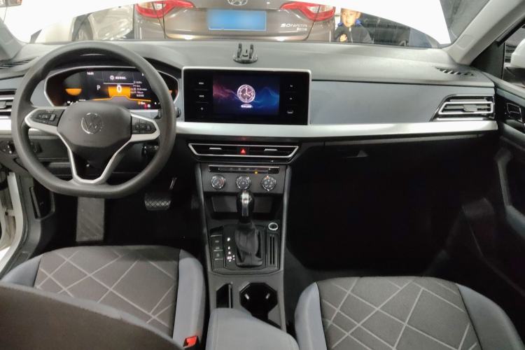 Used Volkswagen Lavida 2023 1.5L Automatic De Yi Edition Center Console