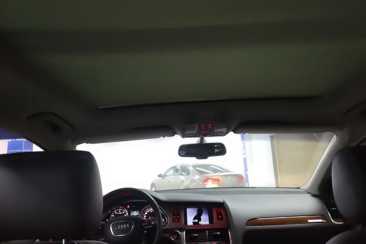 Used Audi Q7  Headliner