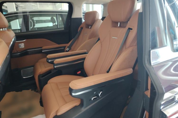 Used Hongqi HQ9 PHEV 2024 2.0T Four-Wheel Drive Business Edition
