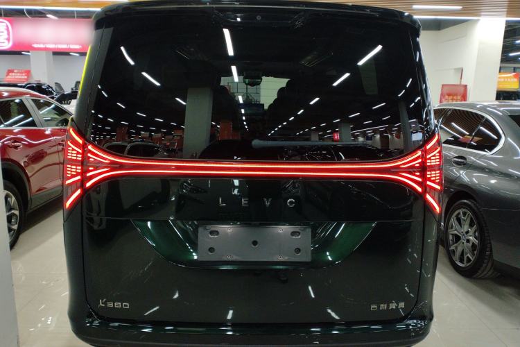 Used Geely Galaxy LEVC L380 2024 140-Degree 6-Seater All-Wheel-Drive Ultra