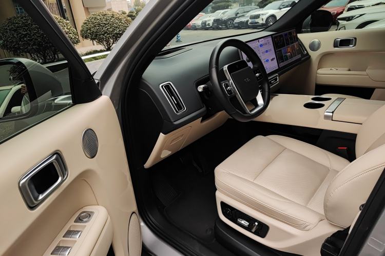 Used Li Auto L8 2023 Pro Model
