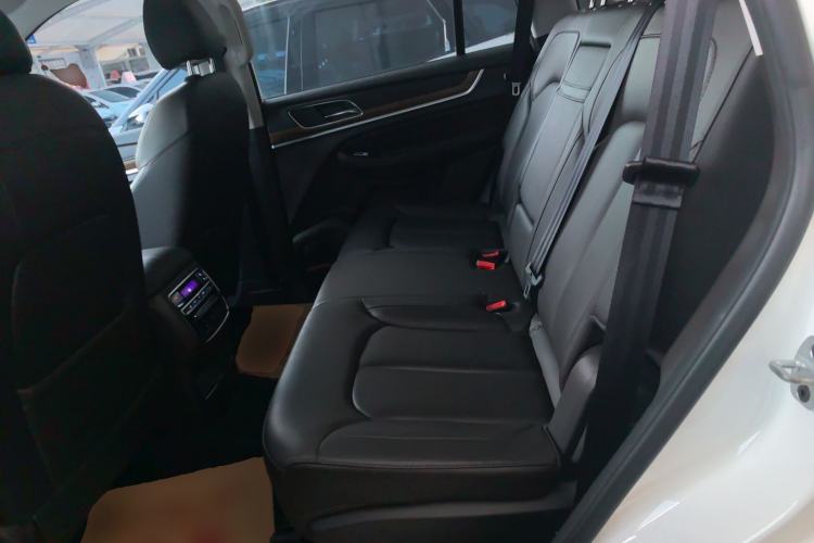 Used Roewe RX8 2018 30T Smart Connectivity All-Wheel Drive Supreme Edition
