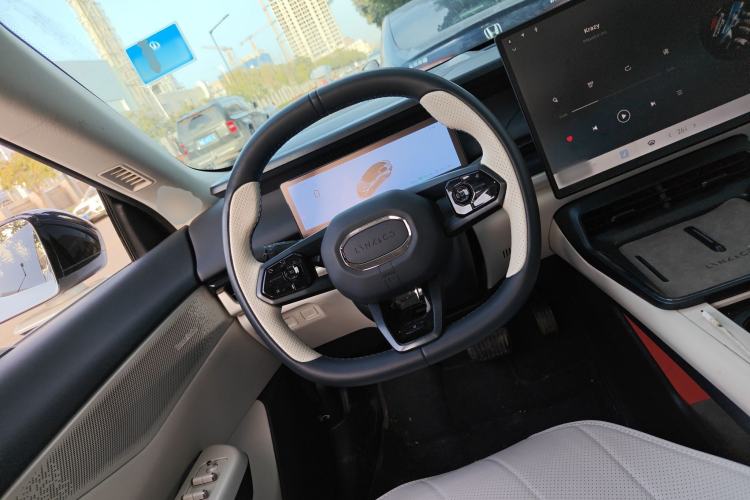 Used Lynk & Co 07 2024 EM-P 126 Long-Range Halo