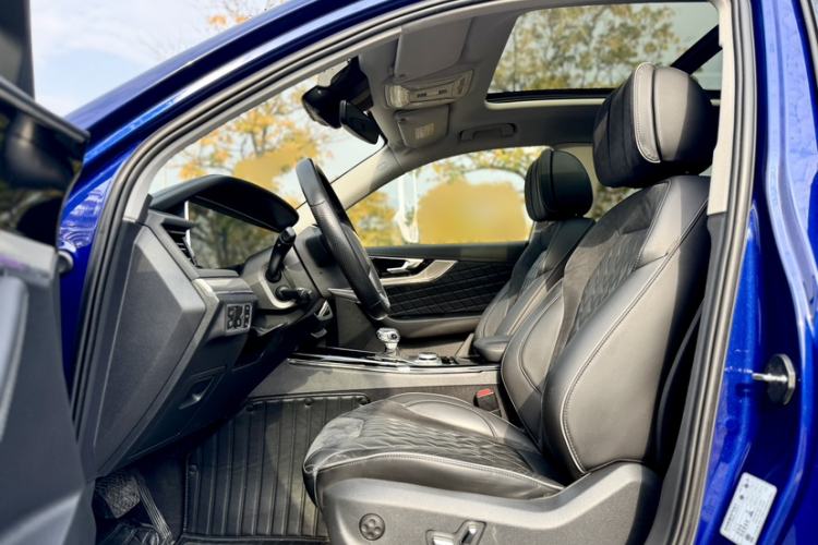 Used Hongqi HS5 2019 2.0T Smart Connect Flagship All-Wheel-Drive Version Left Front Seat