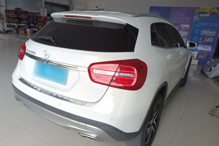 Used Mercedes-Benz GLA 2016 GLA 200 Fashion Model Rear Right 45 Deg